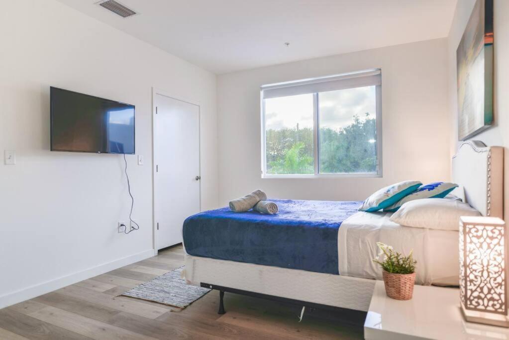 Amazing Town House 15 Min From The Beach Wfree Parking Villa Miami Exterior photo