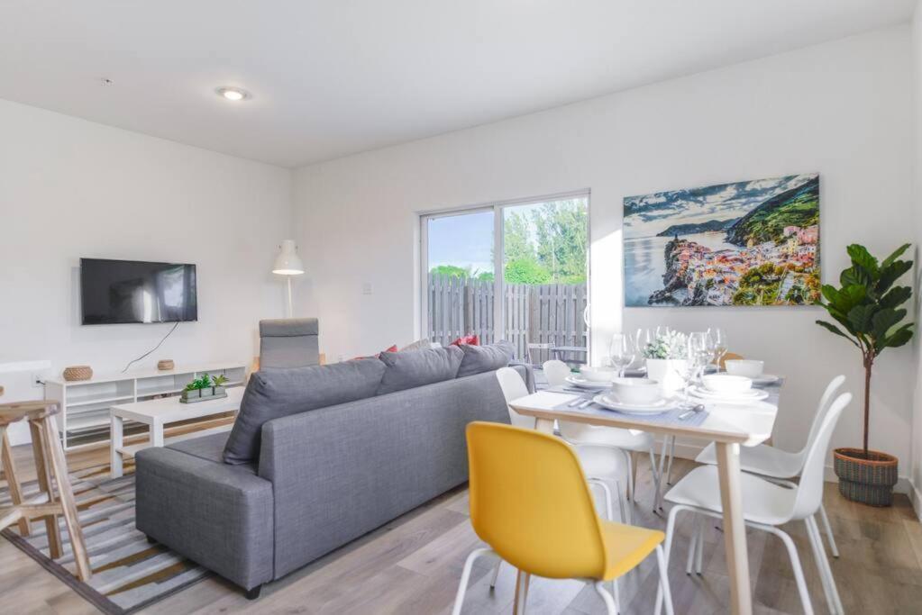 Amazing Town House 15 Min From The Beach Wfree Parking Villa Miami Exterior photo