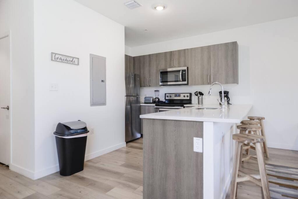 Amazing Town House 15 Min From The Beach Wfree Parking Villa Miami Exterior photo